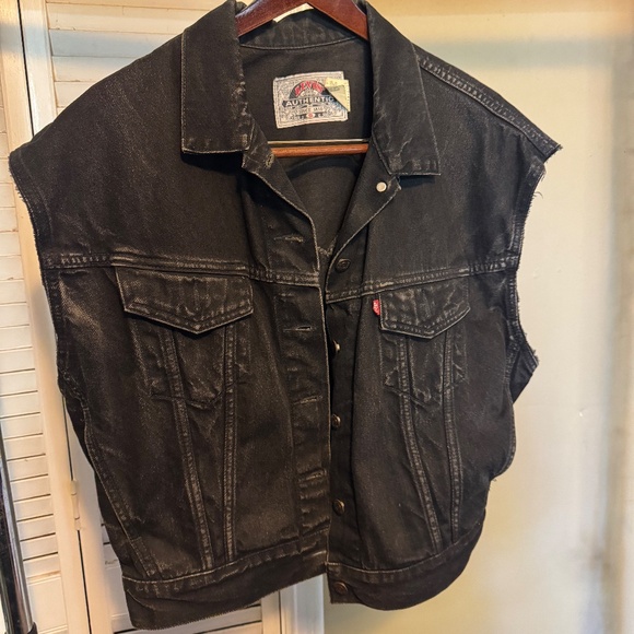 Vintage Levi's vest - Picture 2 of 4